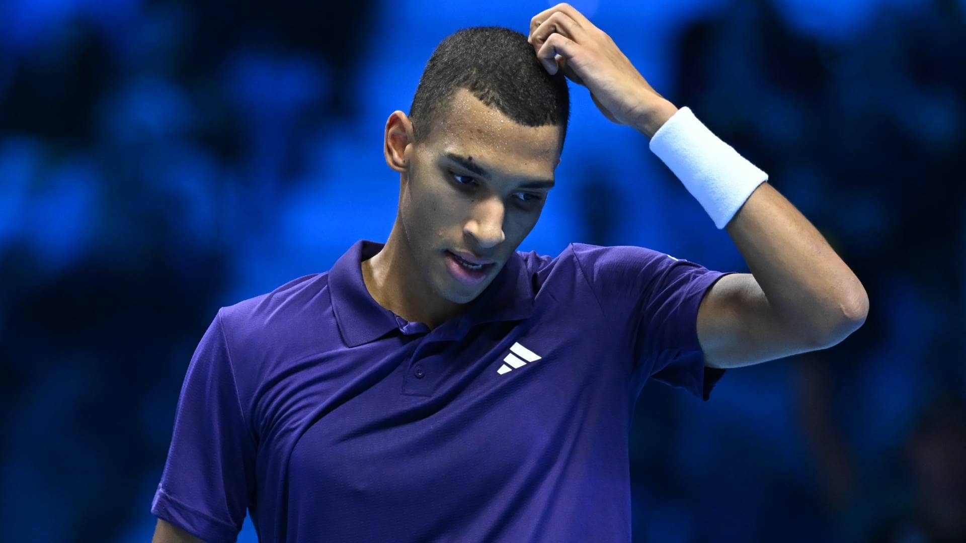 Auger-Aliassime habla de su lesión durante la derrota ante Sinner en las Nitto ATP Finals